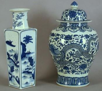 Chinese porcelain blue and white covered jar